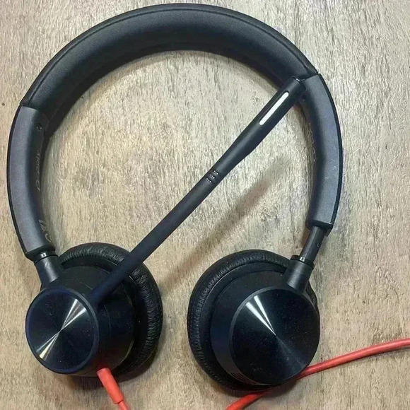 Poly USB corded headset 3300 series, new with case. - Picture 3 of 5